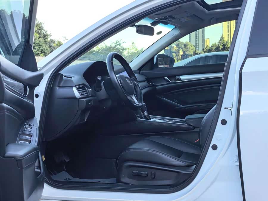 Honda Accord 2022, фото 5
