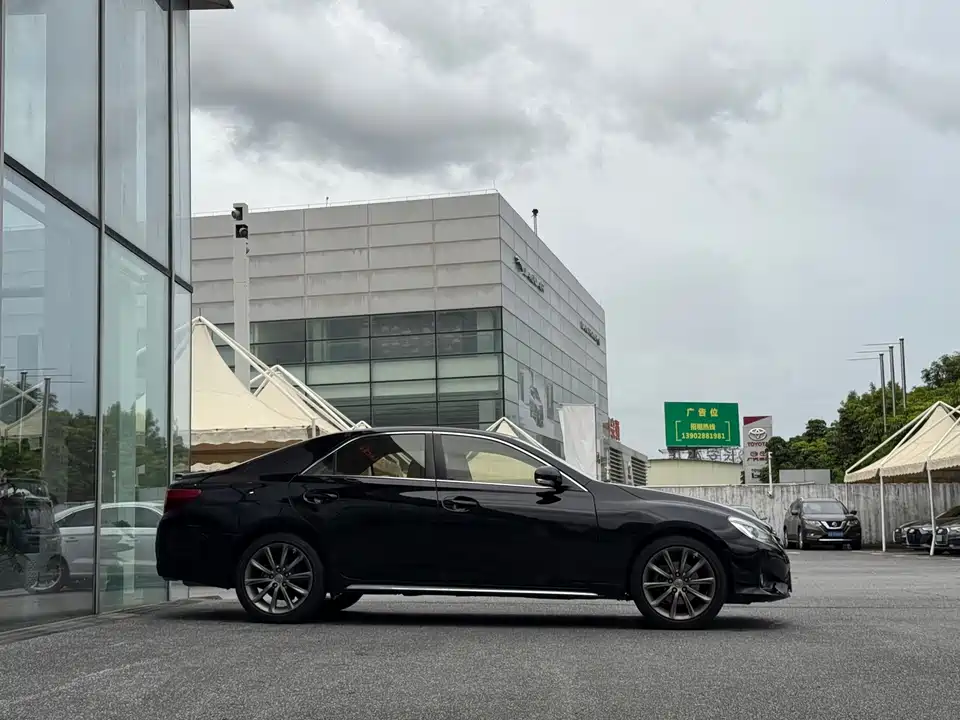 Toyota Reiz
