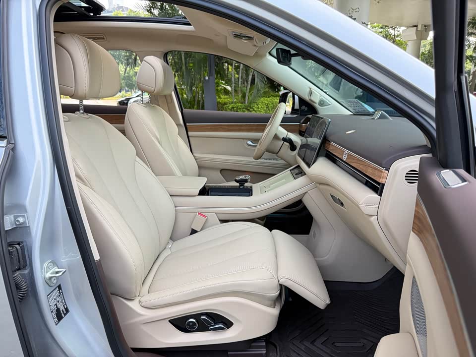 AITO Ask the world M7