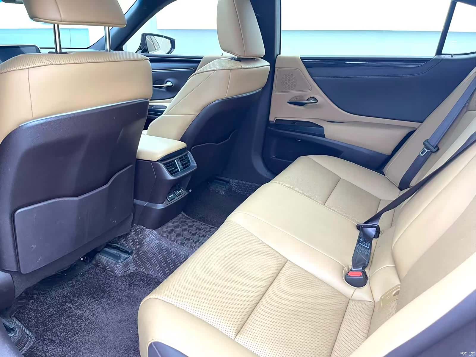 Lexus ES, 2021 6