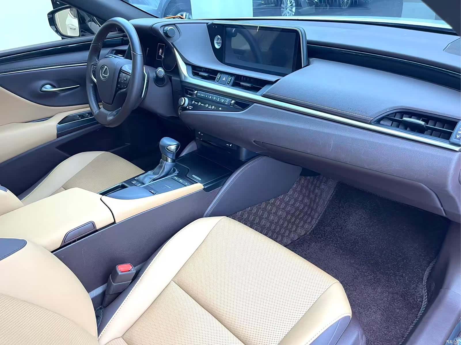 Lexus ES, 2021 10