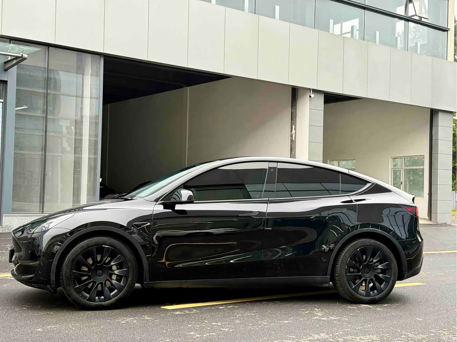 Tesla Model Y, 2022 все фото