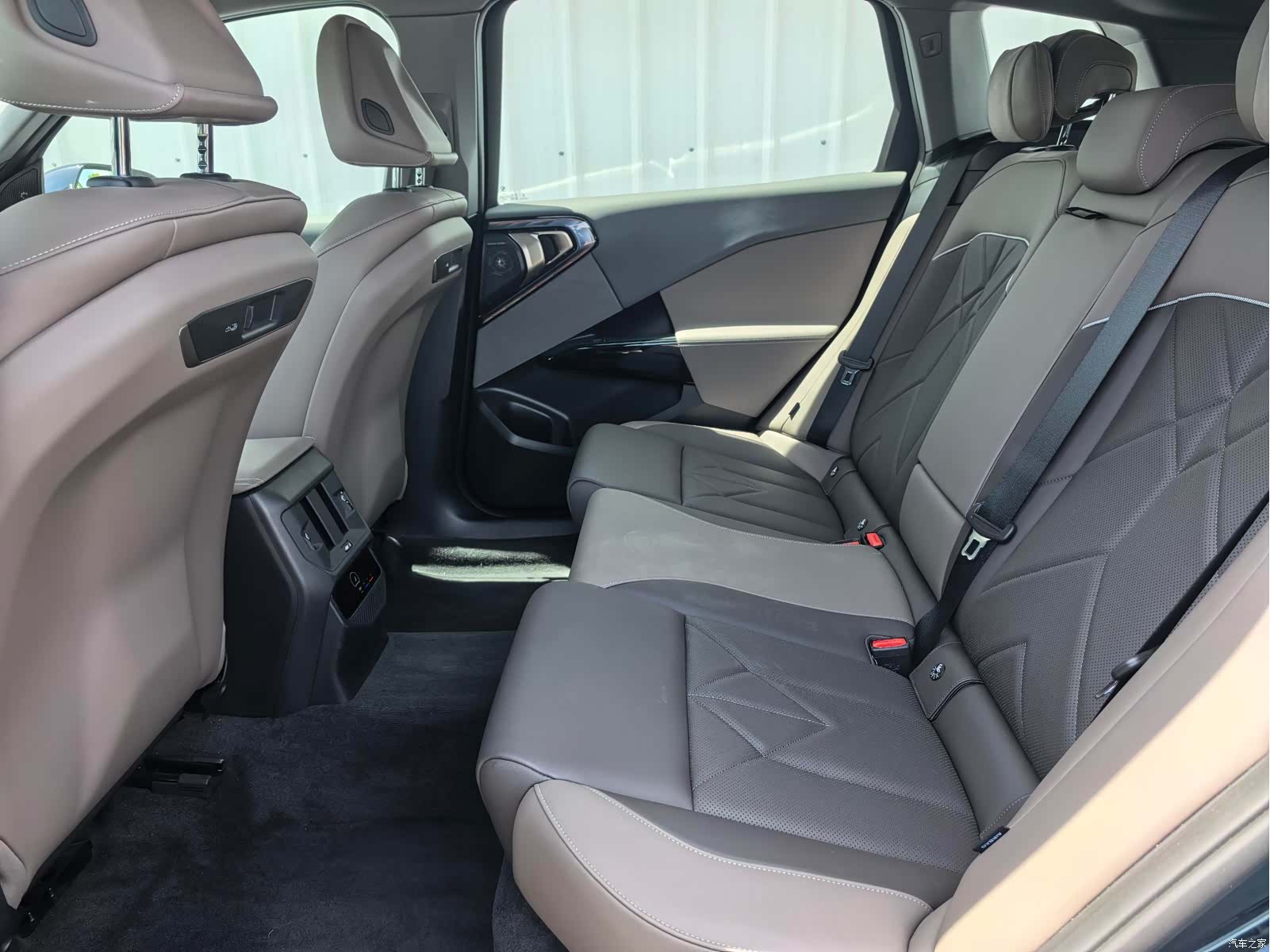 BMW X3, 2025 все фото