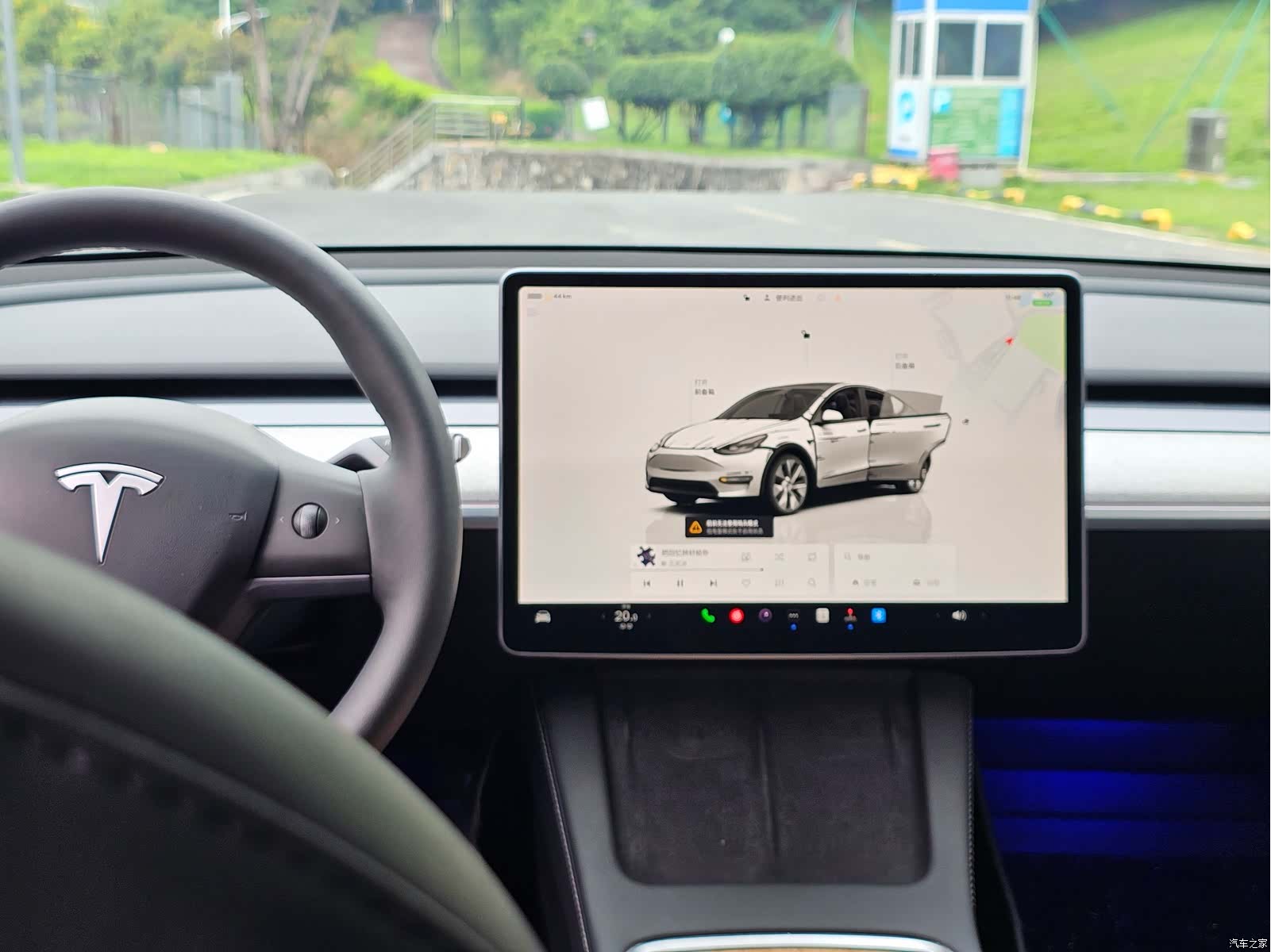Tesla Model Y, 2024 15