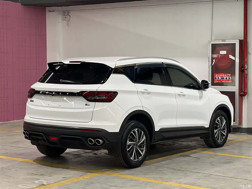 Geely Coolray, 2022 все фото
