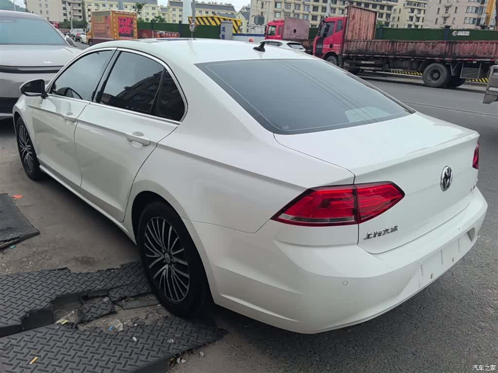 Volkswagen Lamando, 2017 все фото