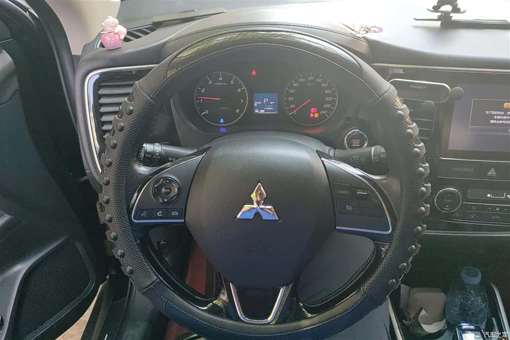 Mitsubishi Outlander, 2018 15