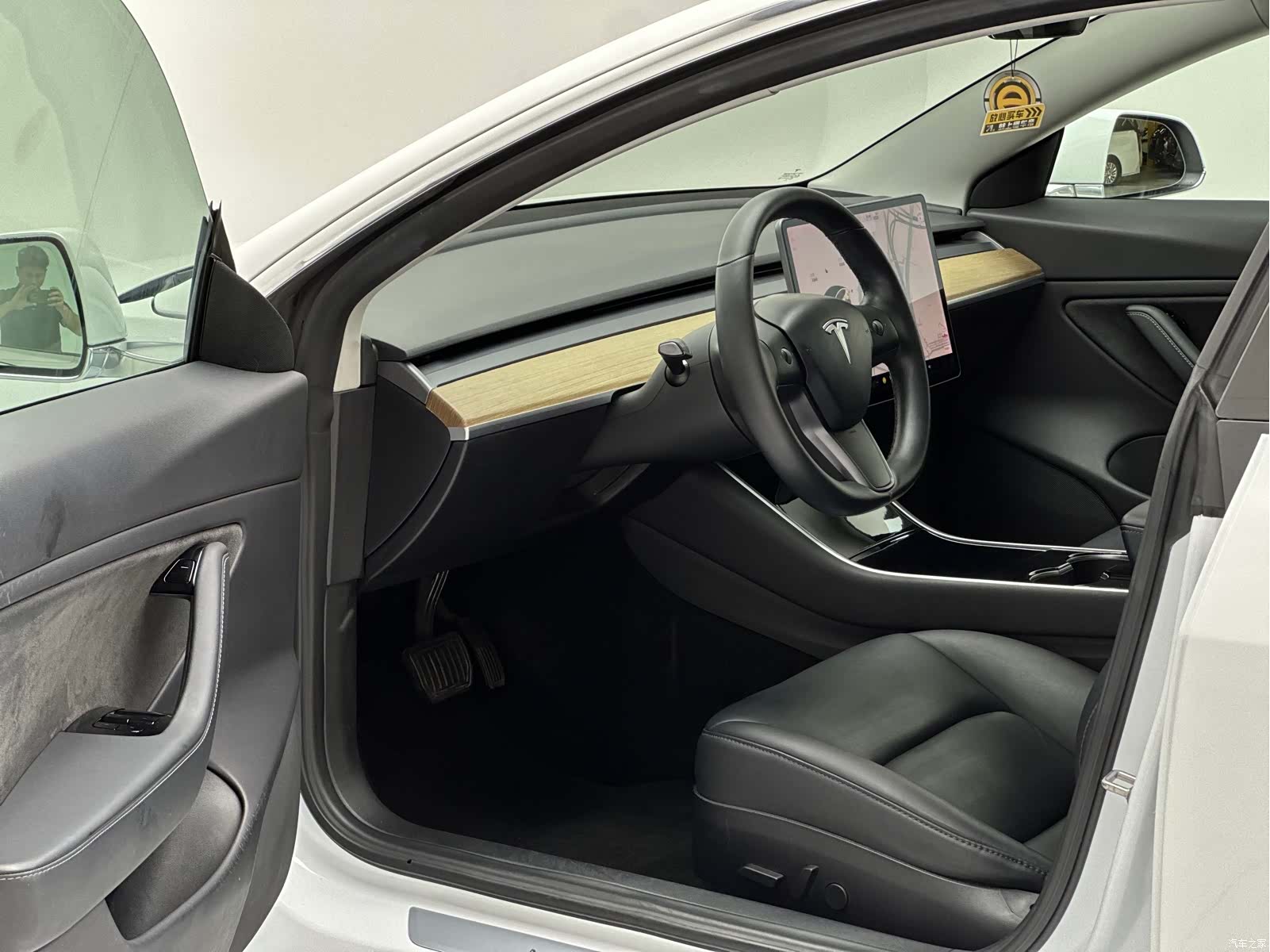 Tesla Model 3, 2019 13