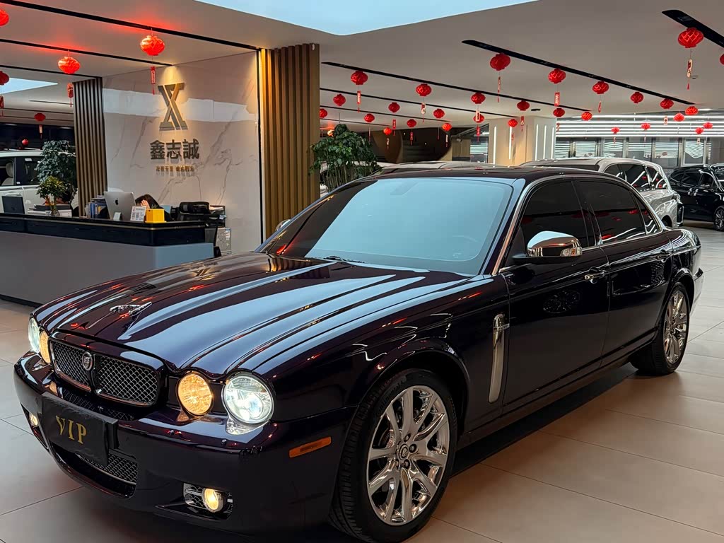 Jaguar XJ