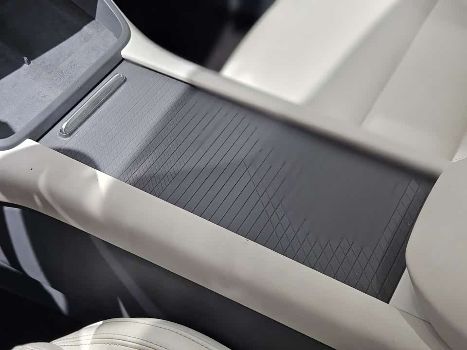 Lynk & Co 06 EM-P Lynk & Co 06 EM-P