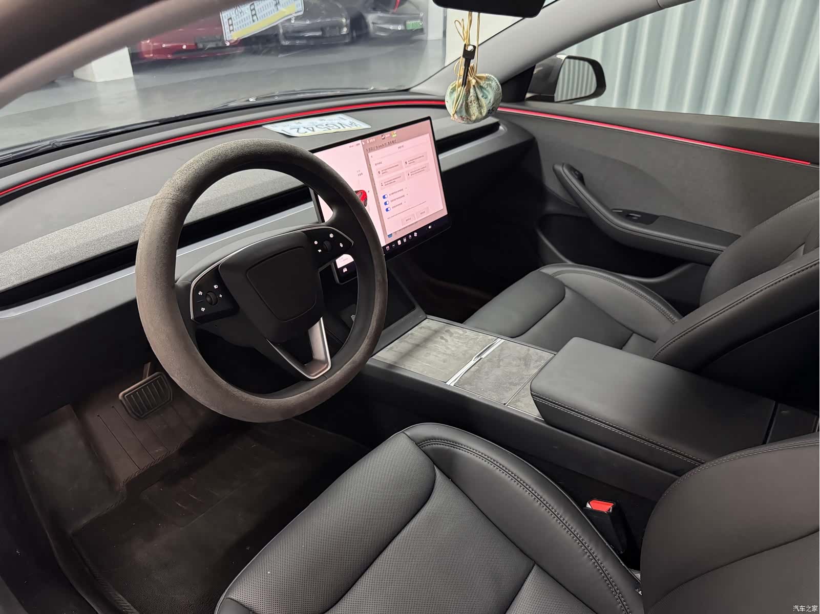 Tesla Model 3, 2025 3