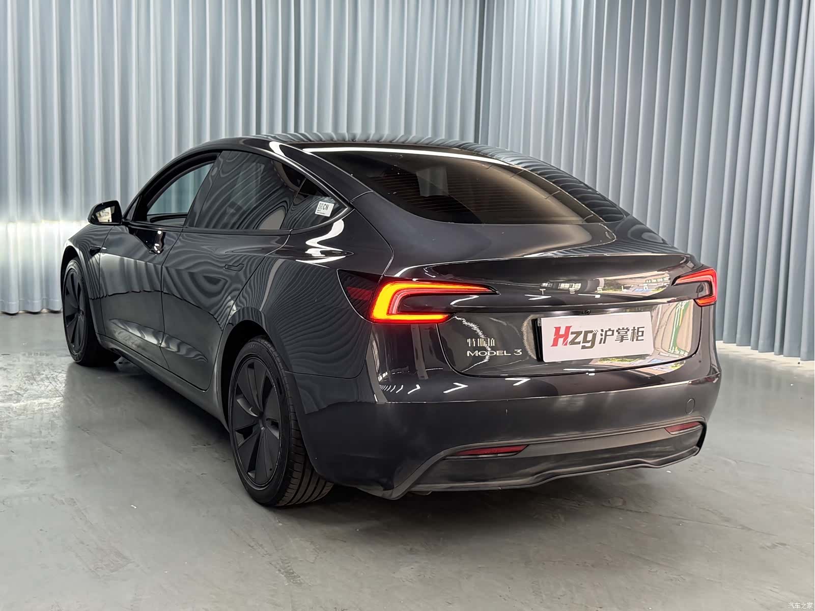 Tesla Model 3, 2025 7