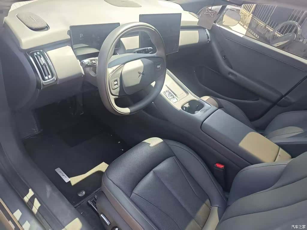 Xpeng P7, 2025 все фото