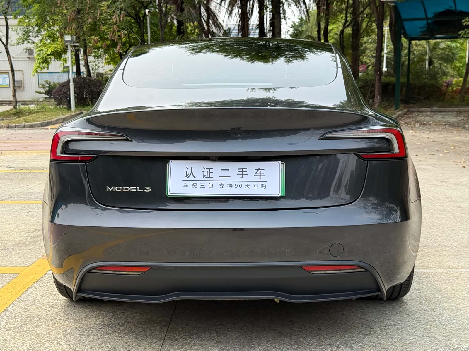 Tesla Model 3, 2025 8