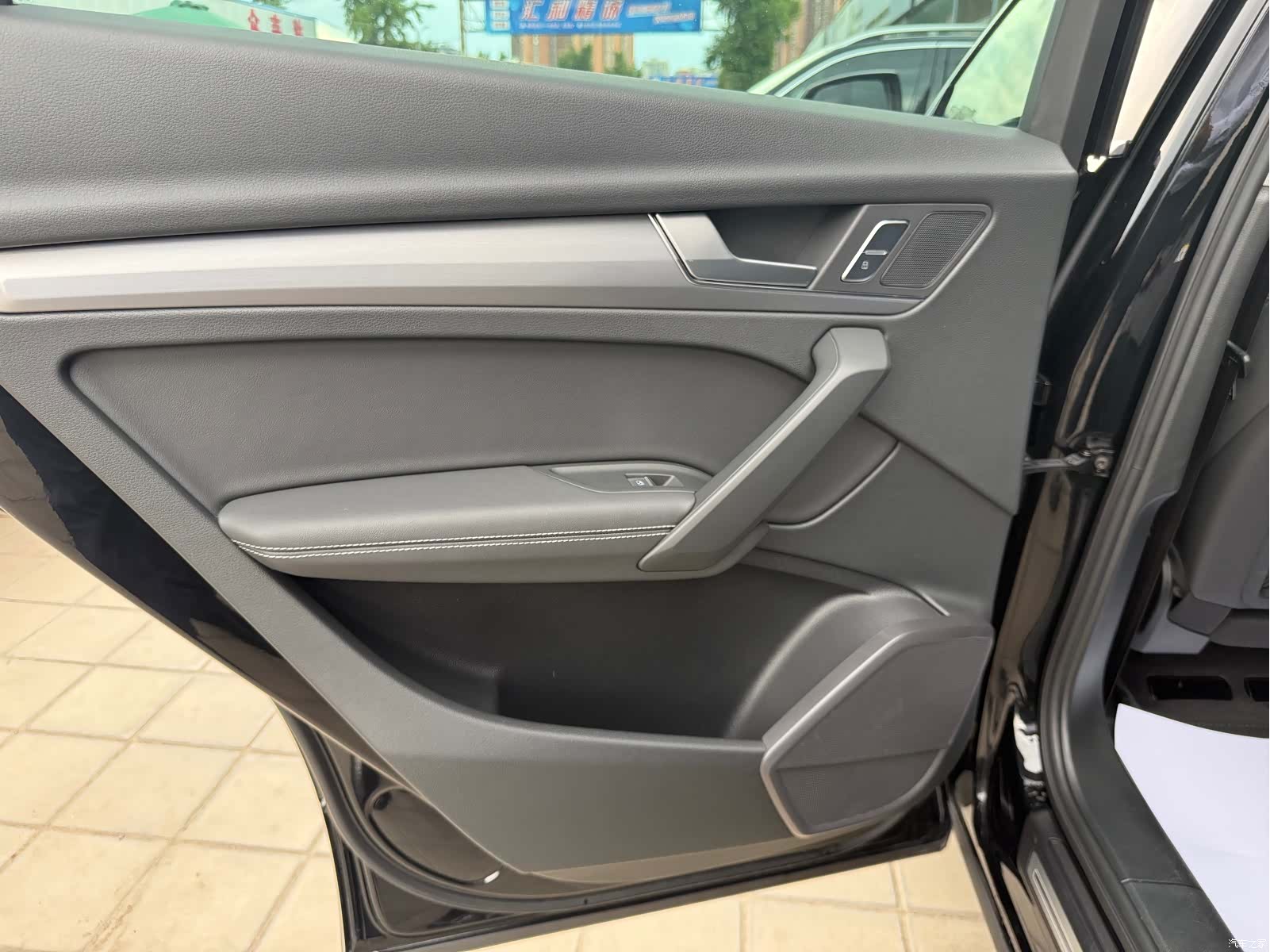 Audi Q5L, 2024 9