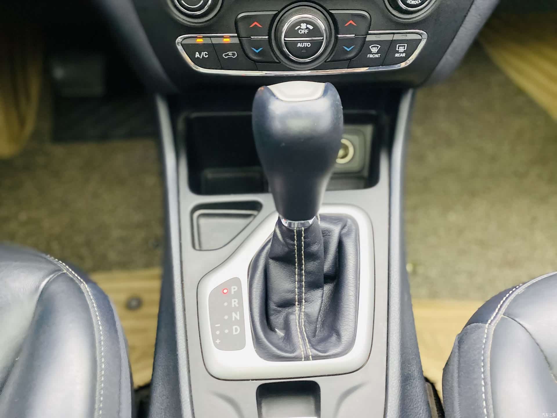 Jeep Cherokee, 2016 11