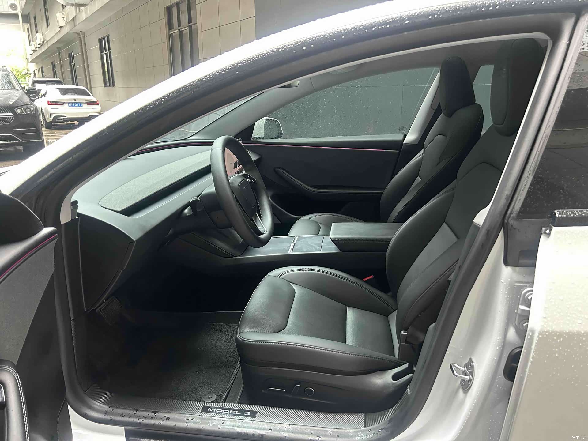 Tesla Model 3, 2025 10
