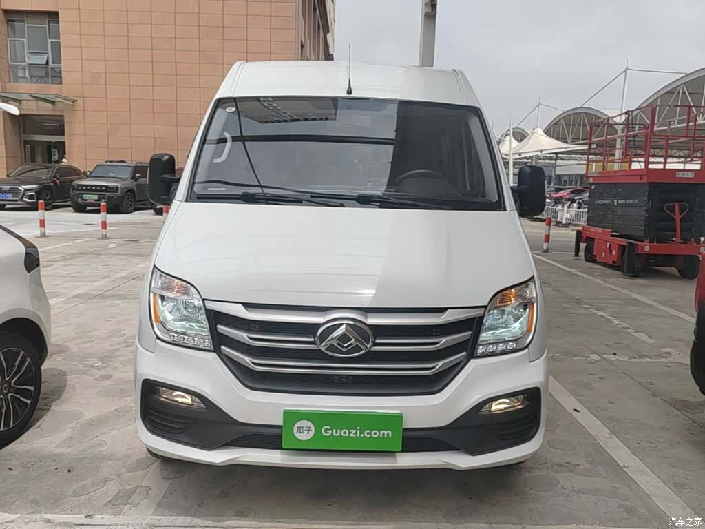 Maxus V80, 2025 3