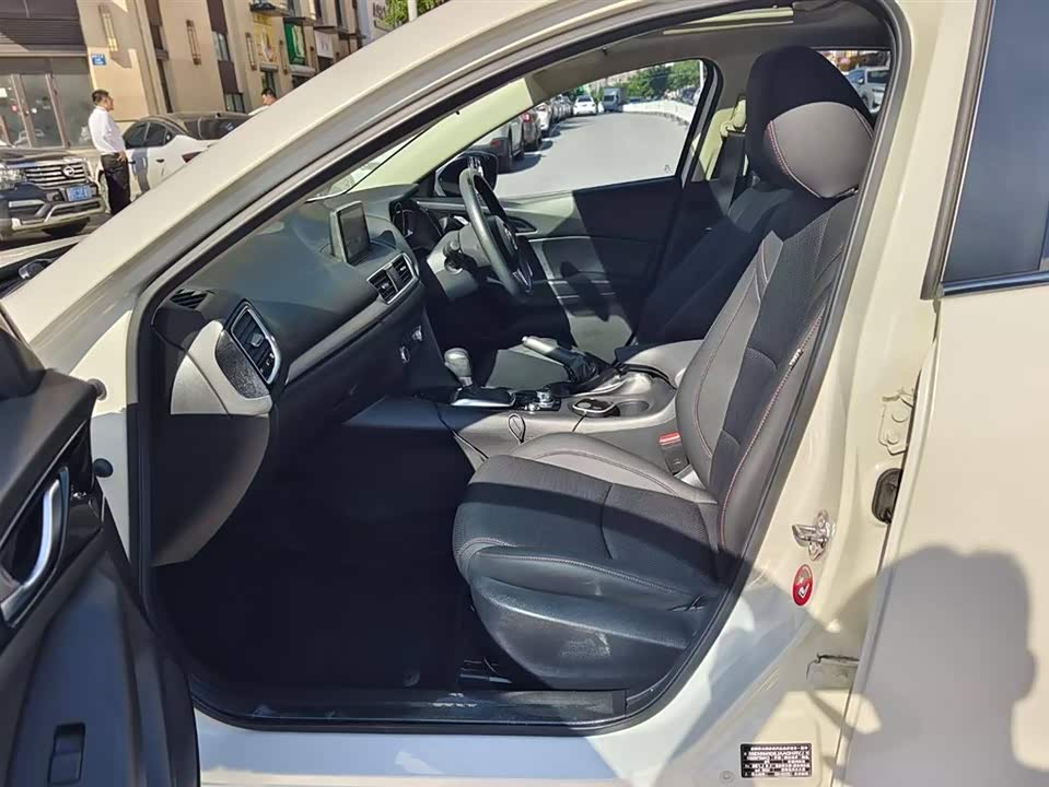 Mazda 3 Angkesaila Mazda 3 Angkesaila