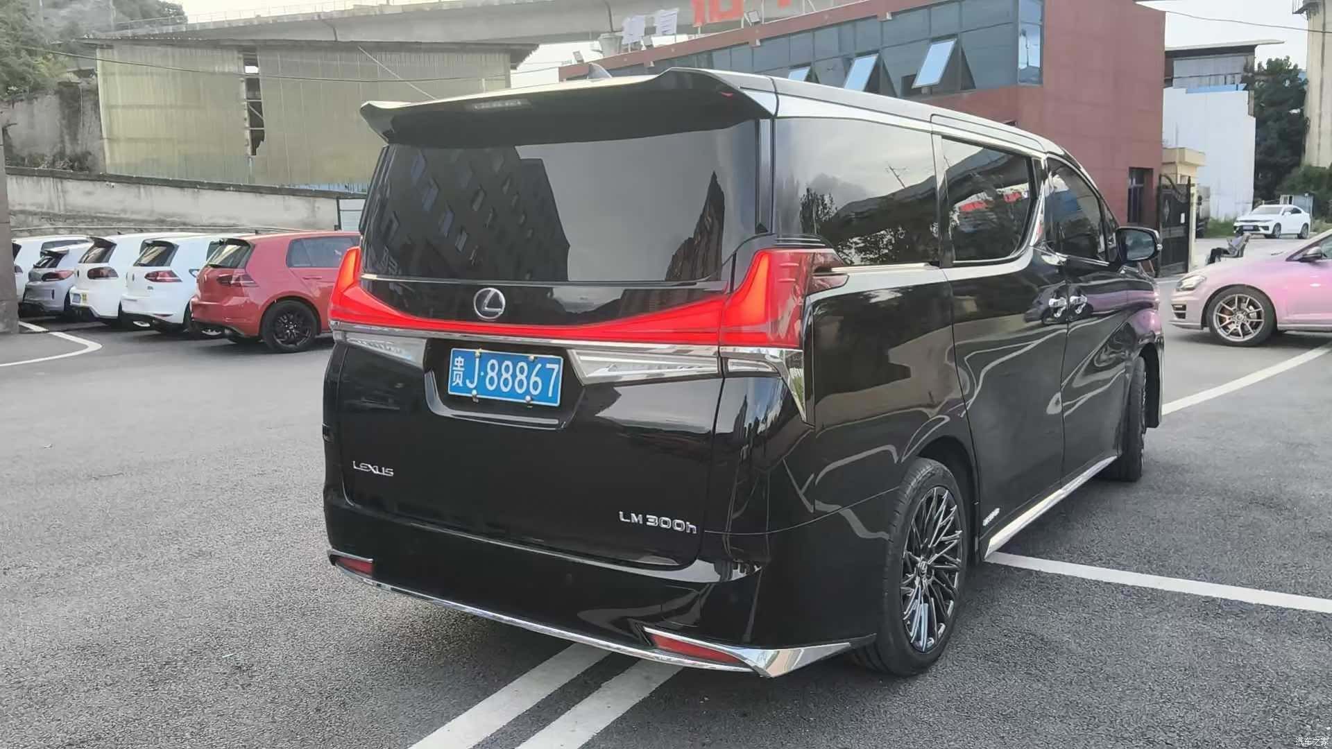Lexus LM, 2022 6