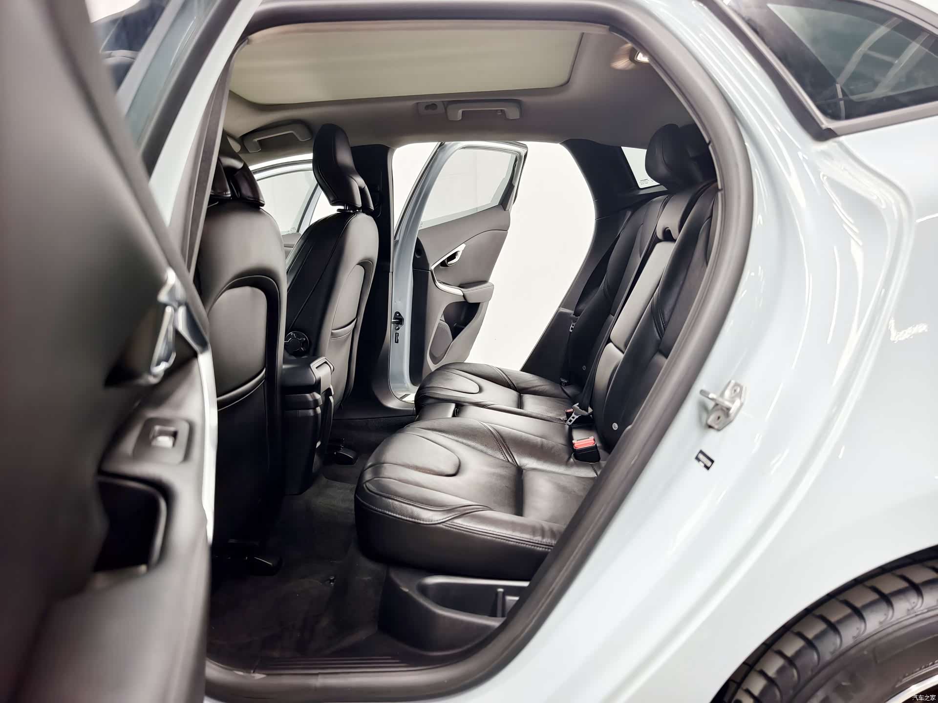 Volvo V40, 2016 13