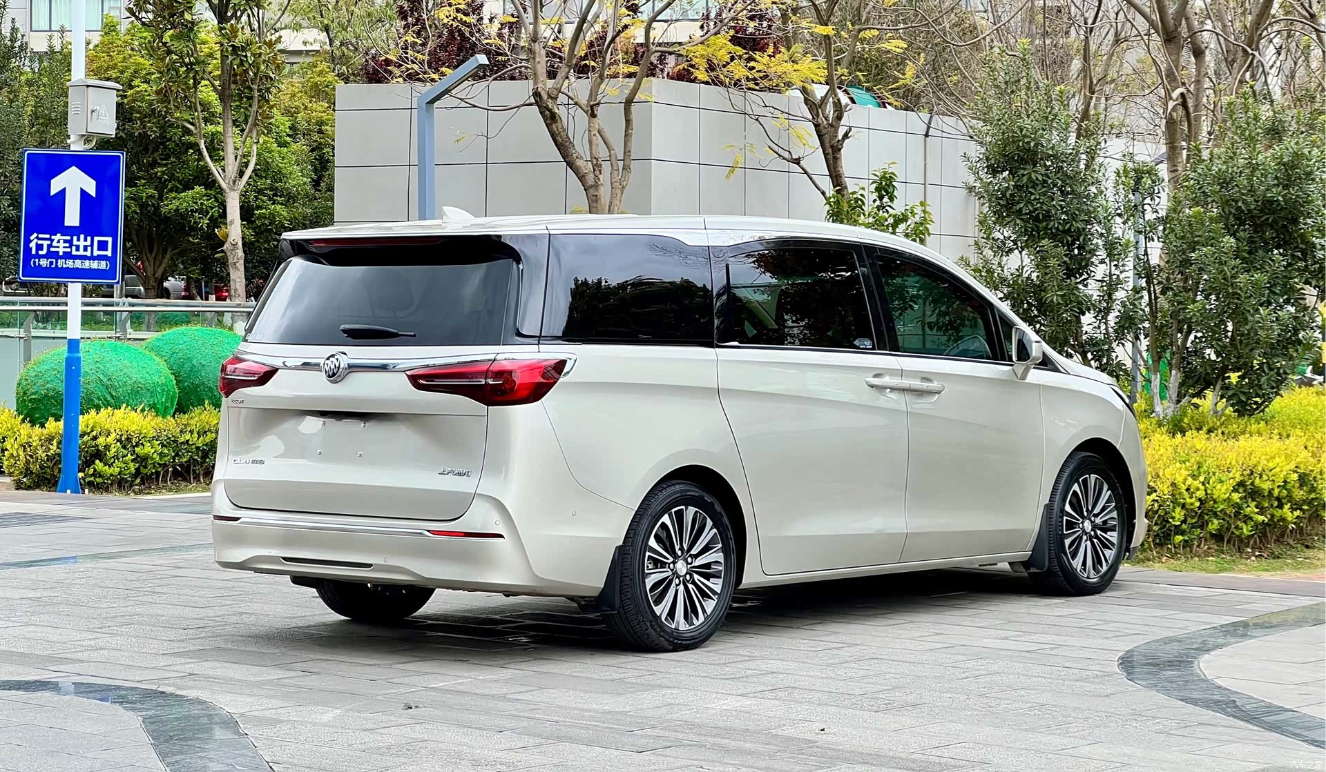Buick GL8, 2021 7