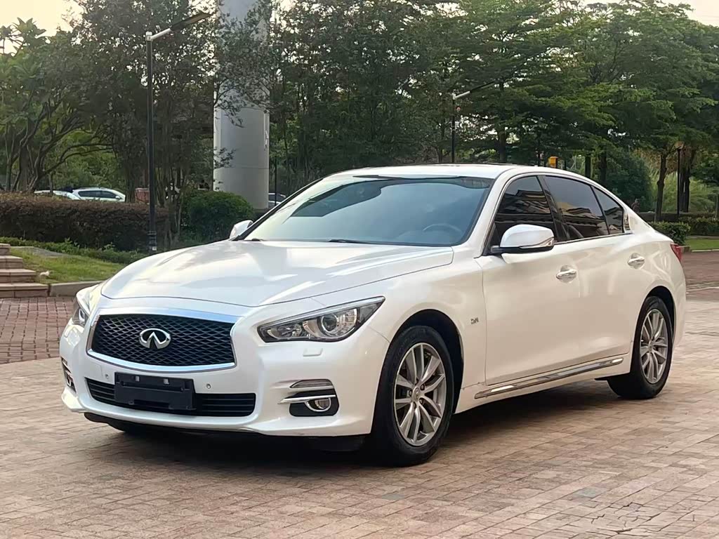 Infiniti Q50L