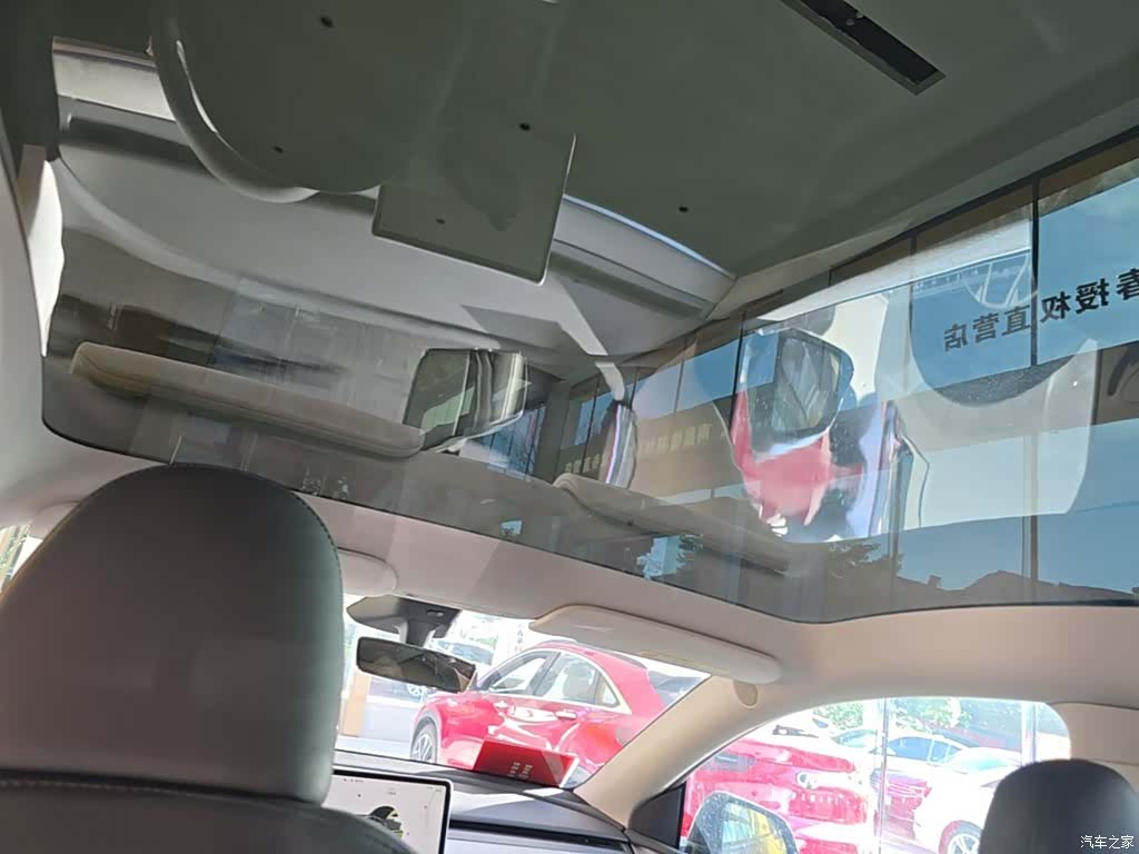 Tesla Model Y, 2024 18