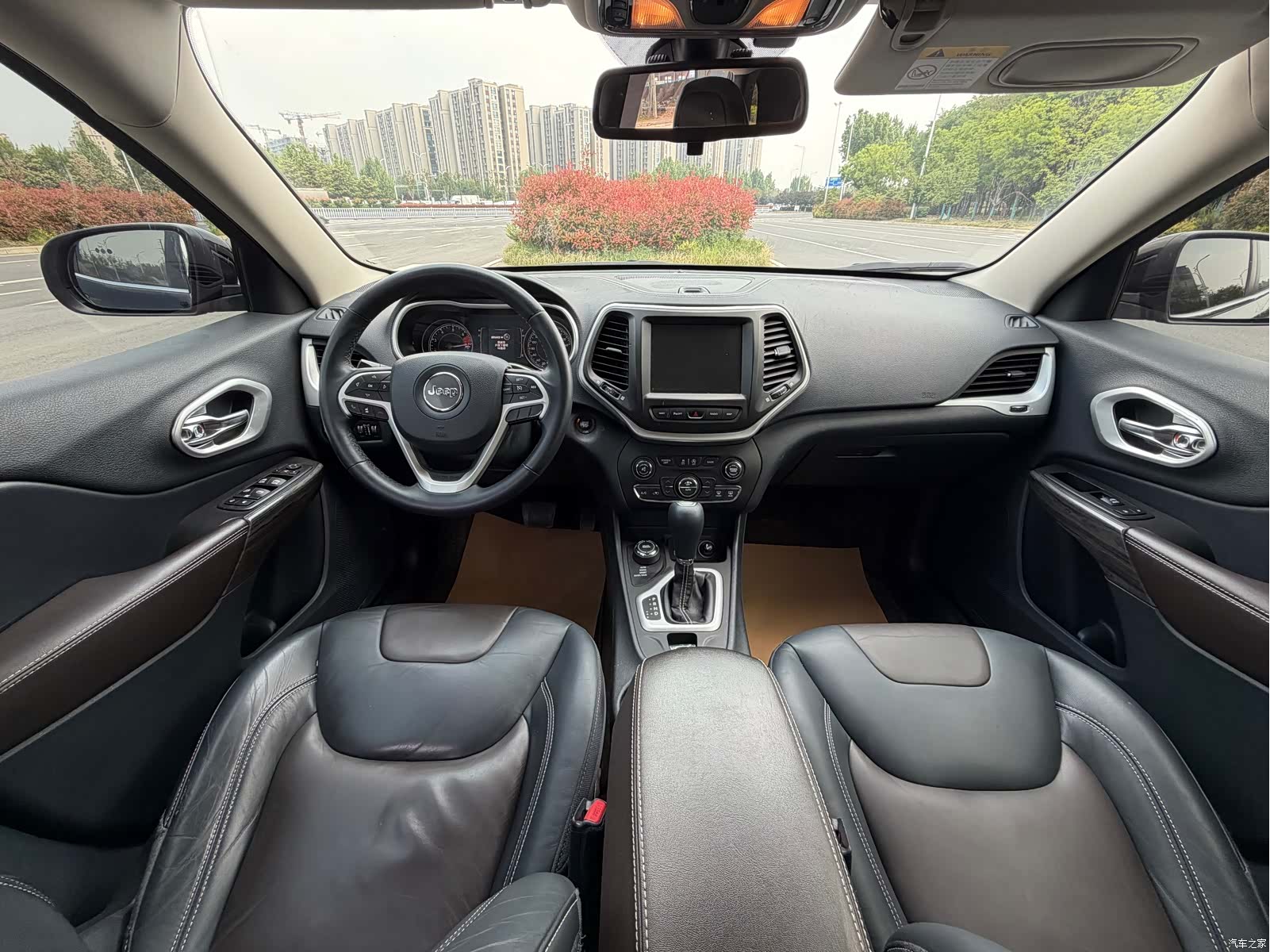 Jeep Cherokee, 2017 16