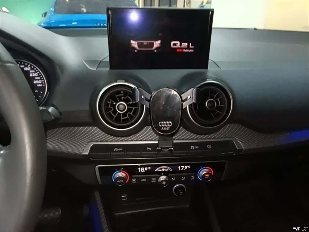 Audi Q2L, 2020 13