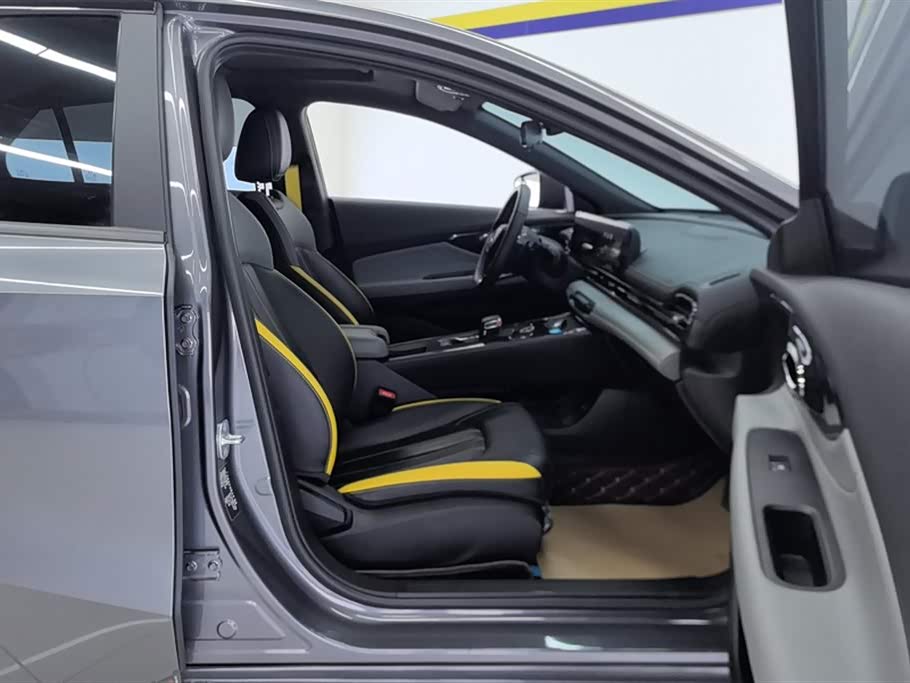 Trumpchi Shadow Leopard