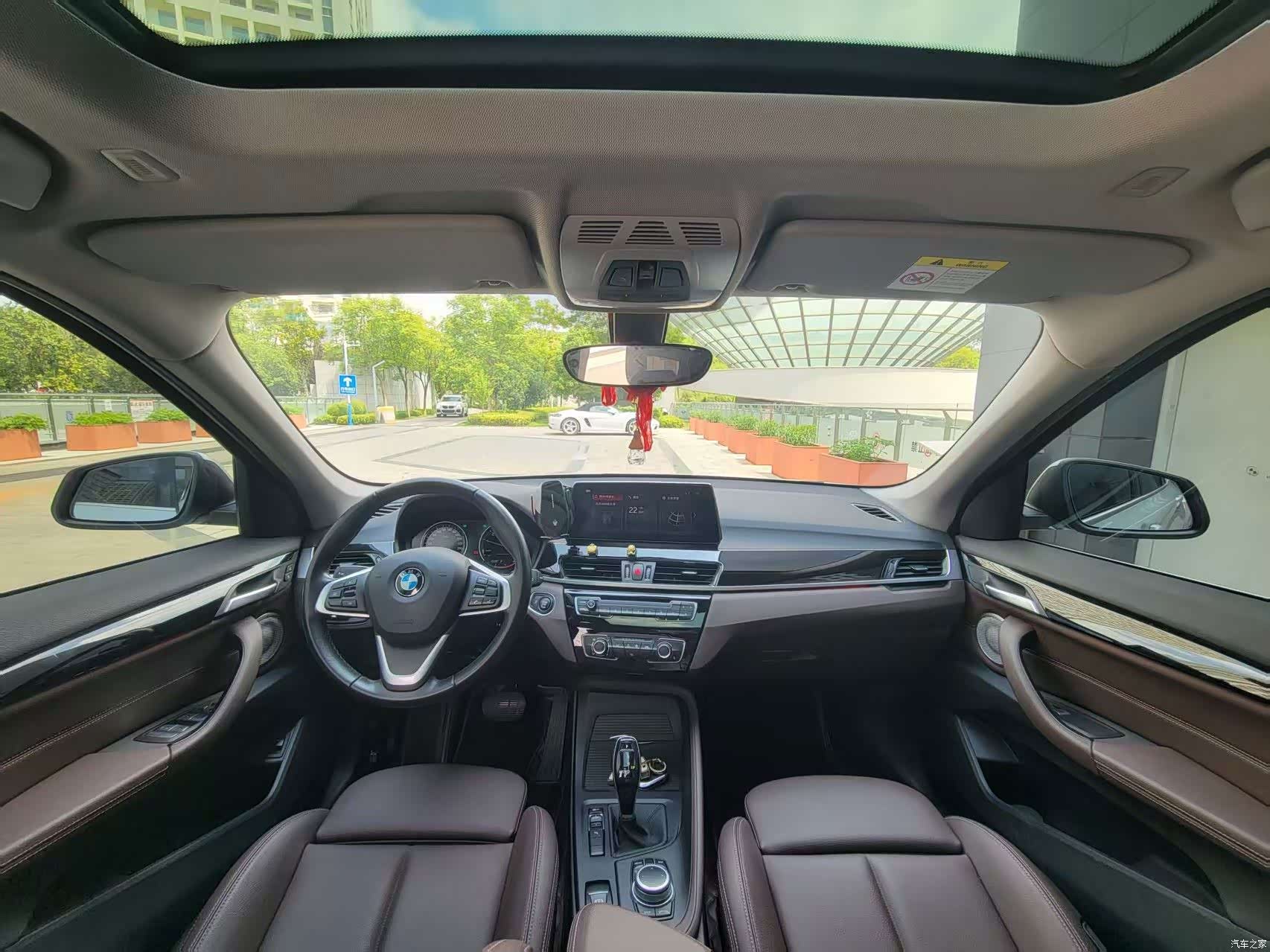 BMW X1, 2021 все фото