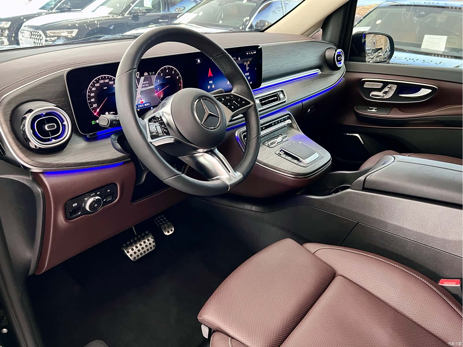 Mercedes-Benz V-Class, 2025 7