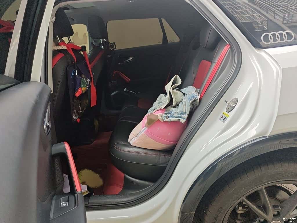 Audi Q2L, 2019 15