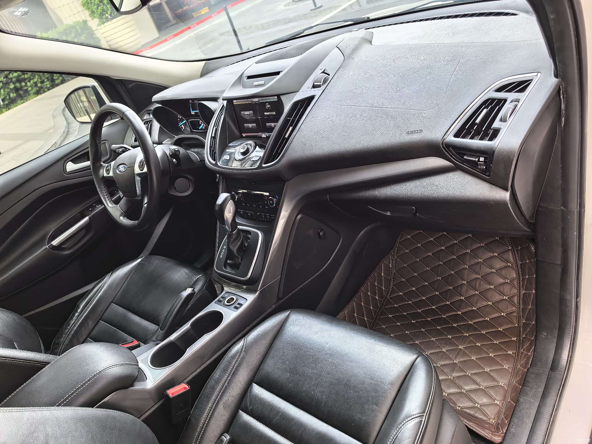 Ford Kuga, 2016 10