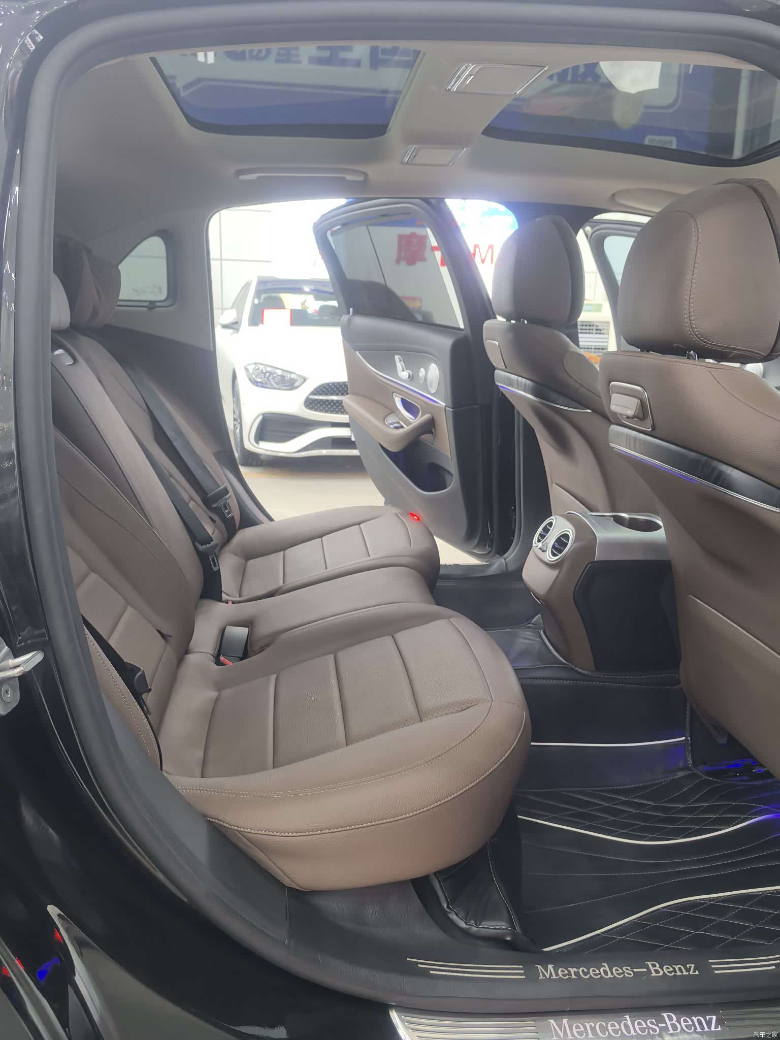 Mercedes-Benz E-Class, 2020 14