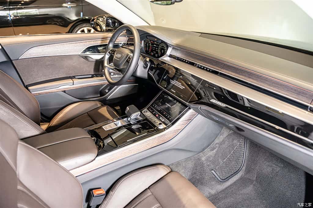 Audi A8L, 2022 9