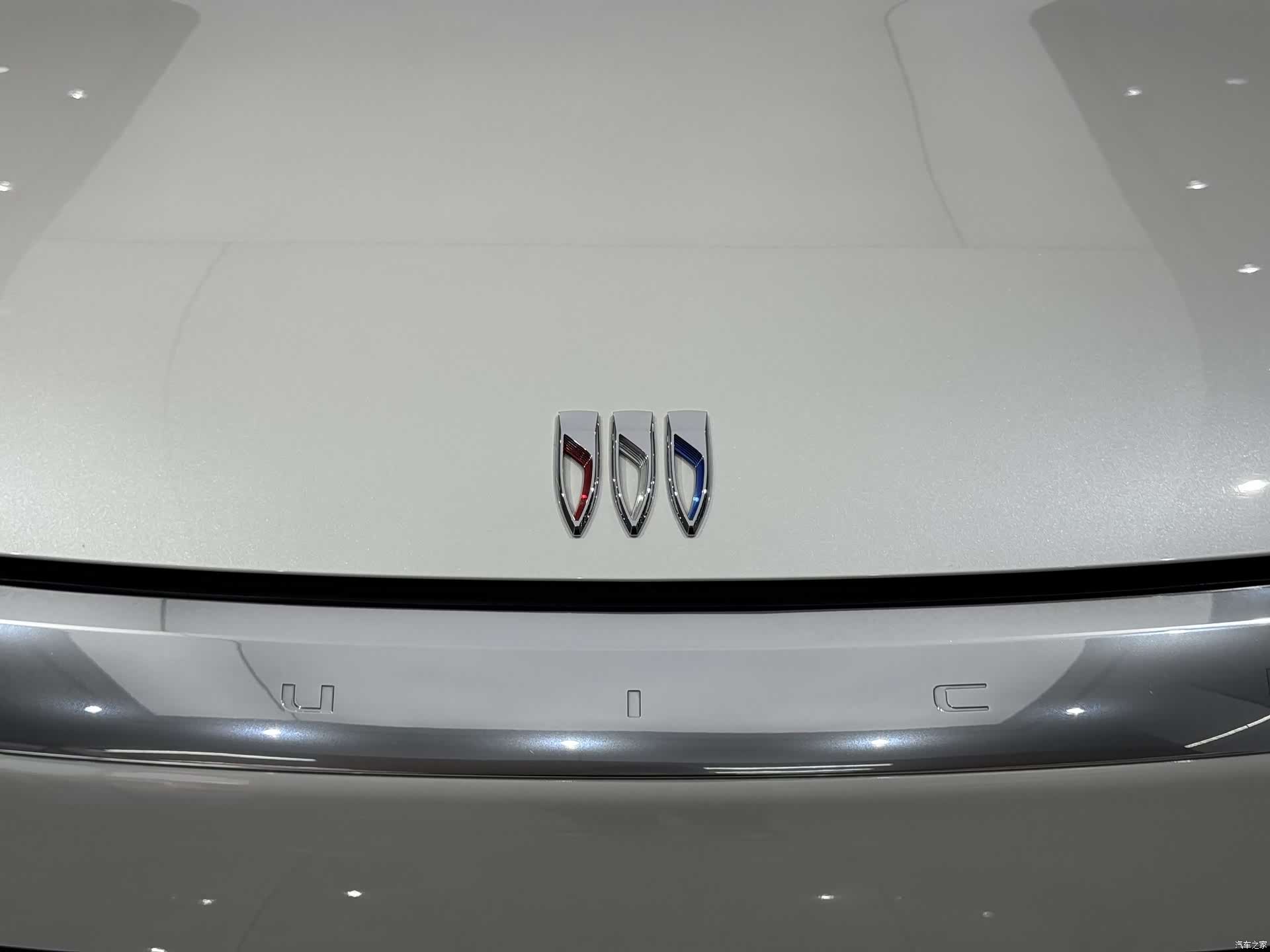 Buick Century, 2023 7
