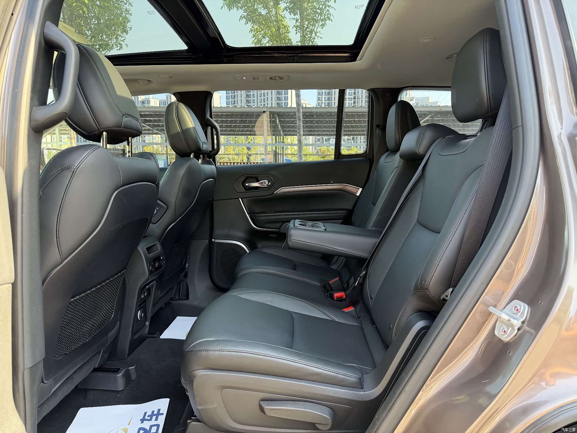 Jeep Grand Commander, 2019 12