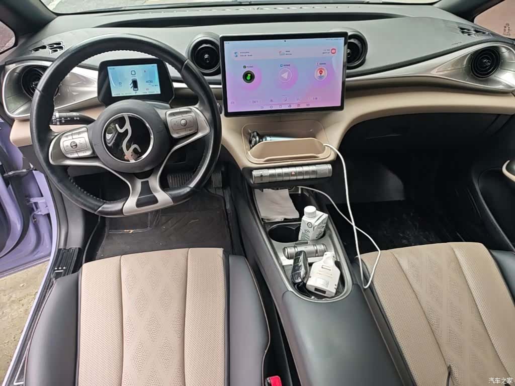 BYD Dolphin, 2023 10