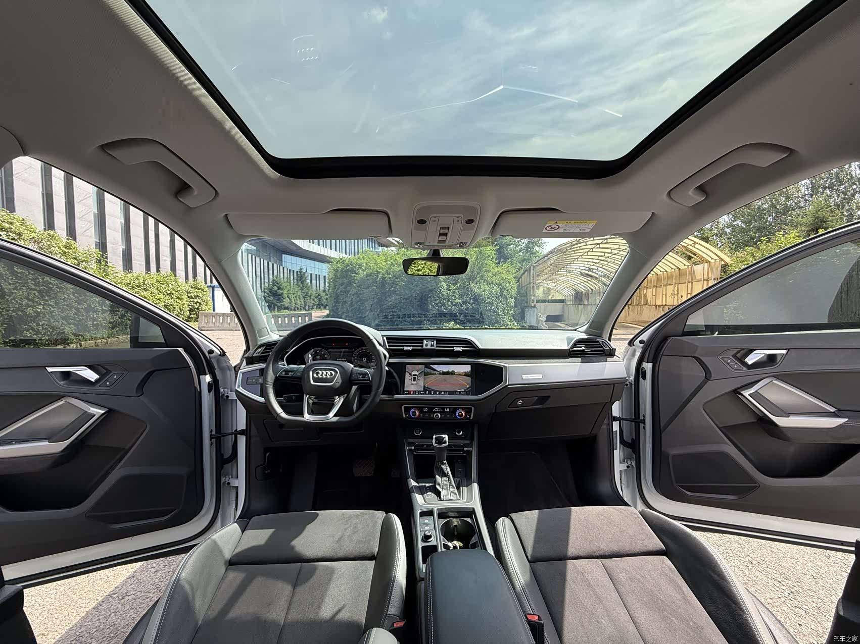 Audi Q3, 2022 10