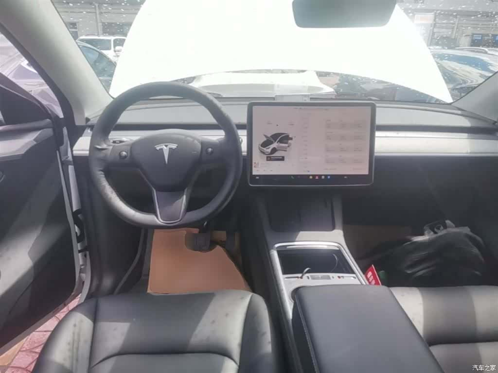 Tesla Model Y, 2024 10
