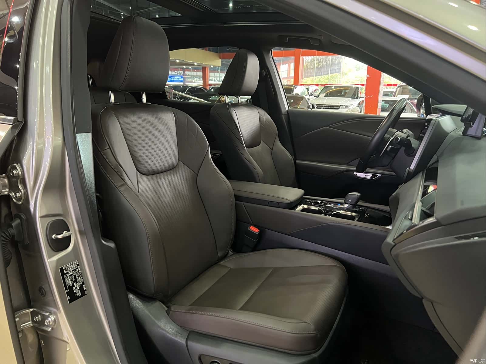 Lexus RX, 2023 15