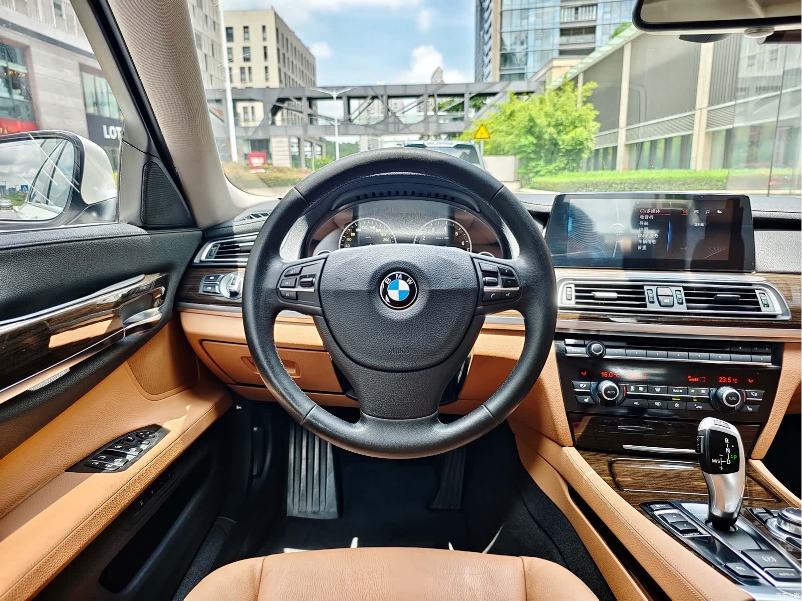 BMW 7 Series, 2011 15