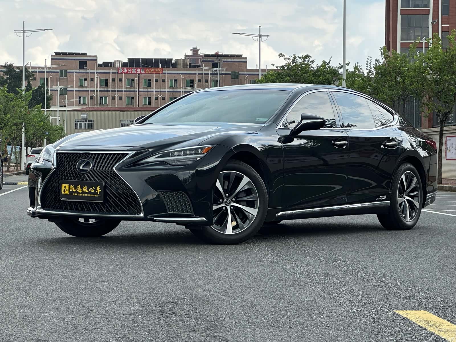 Lexus LS, 2021 1
