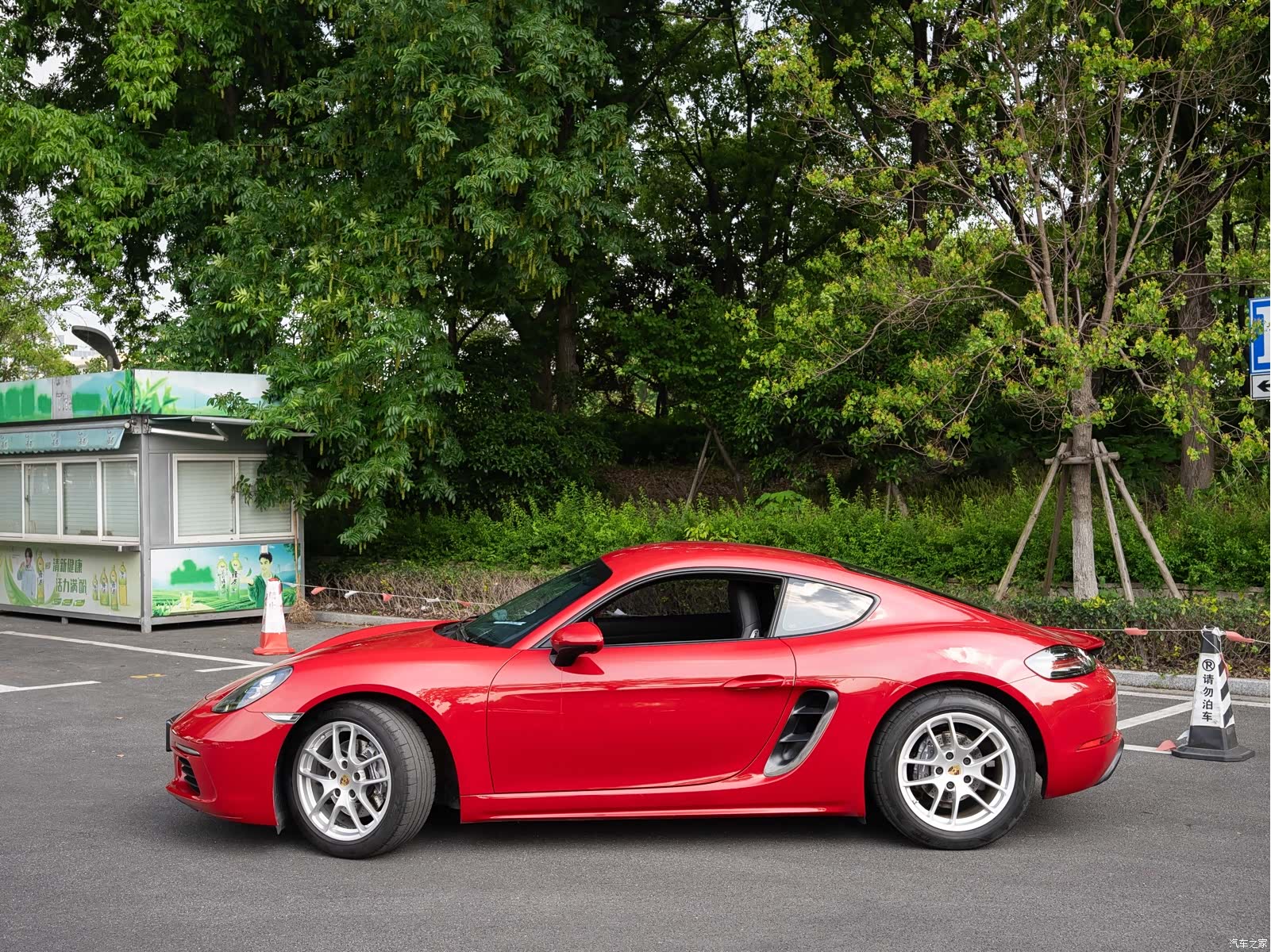 Porsche Cayman, 2017 4