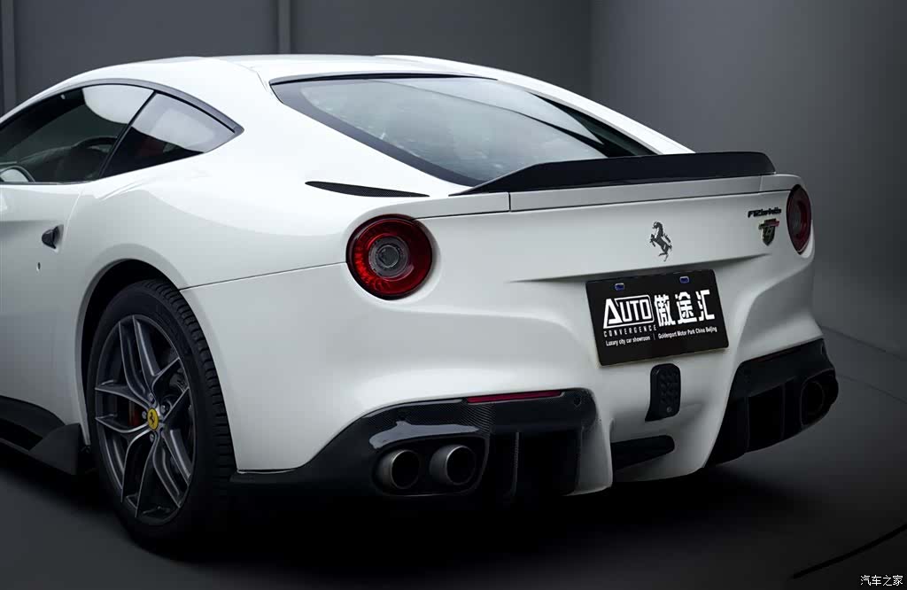 Ferrari F12ber, 2014 10