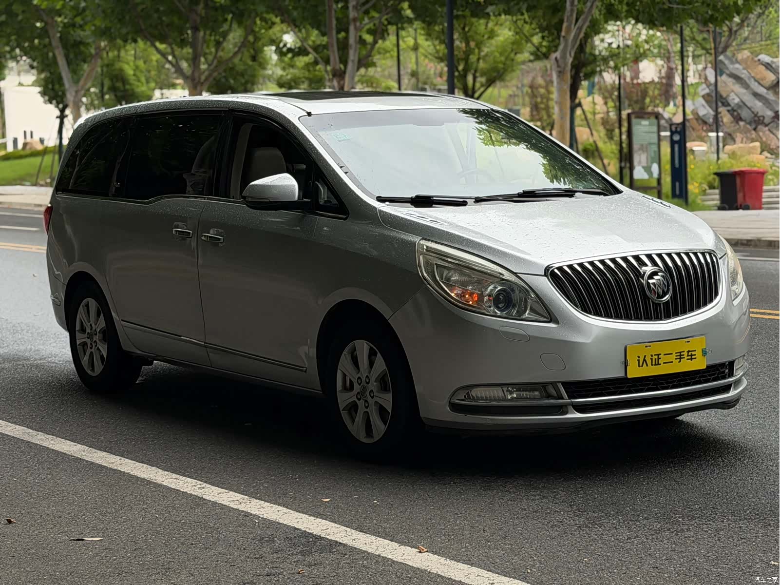 Buick GL8, 2014 3
