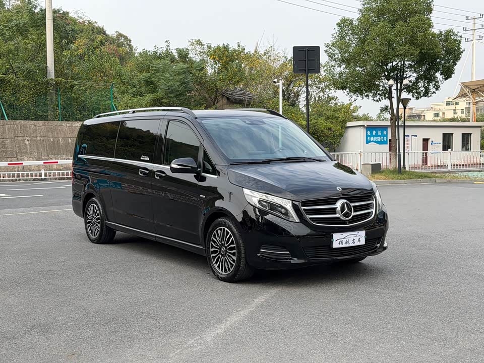 Mercedes-Benz V-class