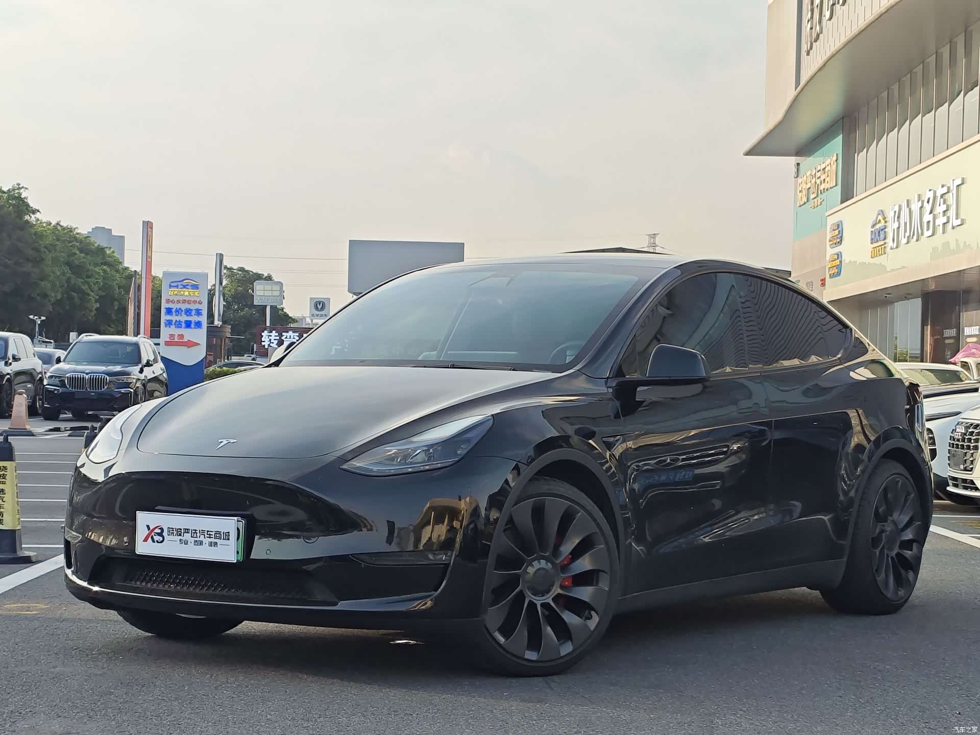 Tesla Model Y, 2022 1
